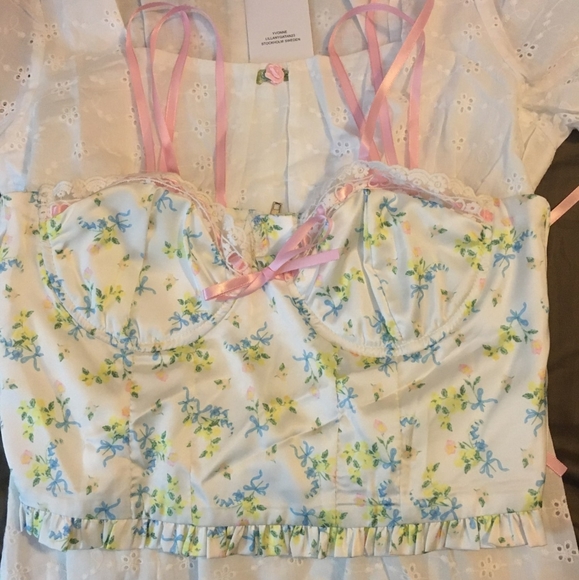 BNWT Ribbon Tie Lace Trim Corset Top - Picture 6 of 6